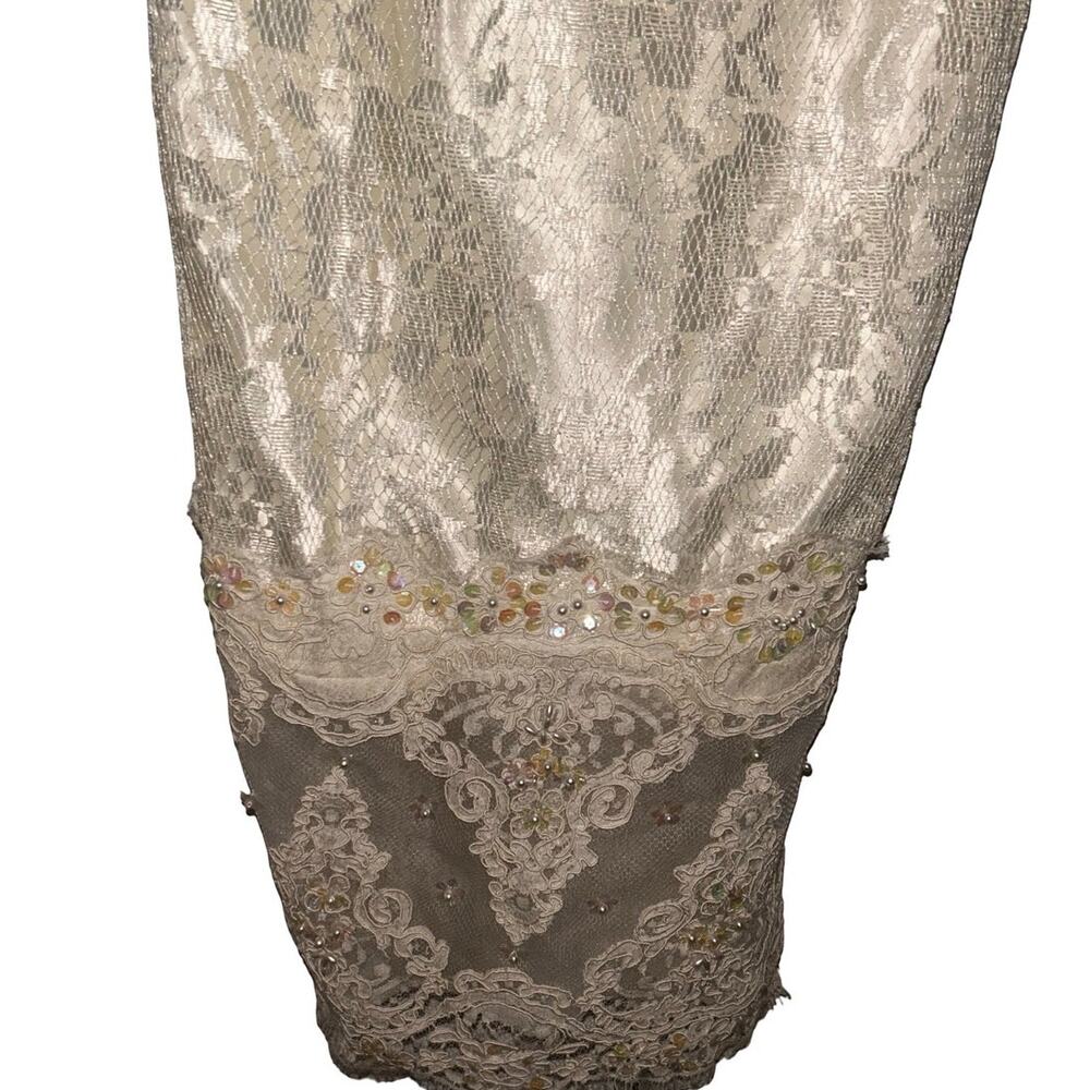 Vintage 1980s Lace Wedding Dress - Picture 8 of 10